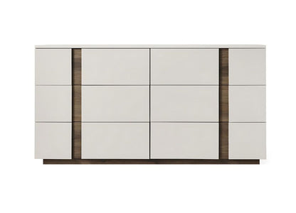 Romina Dresser