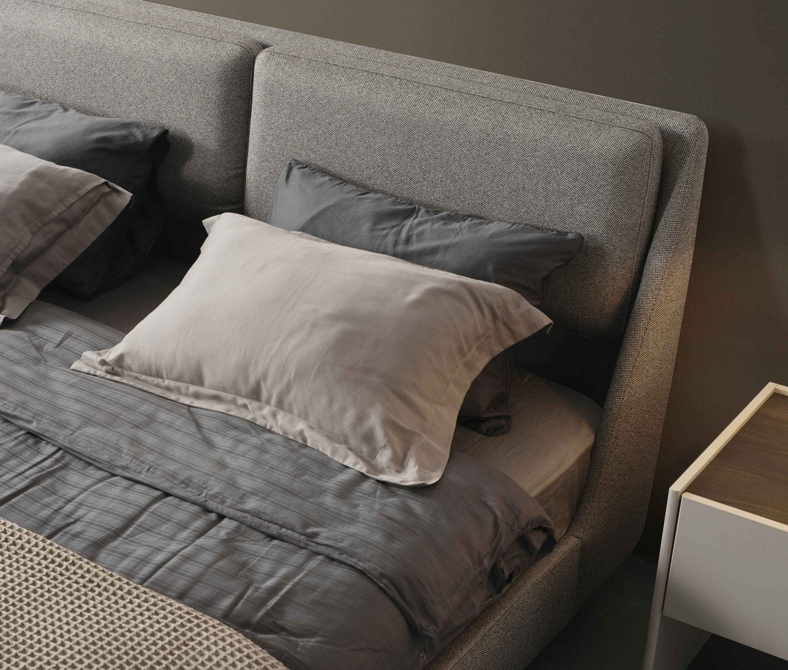 Raphael Bed King