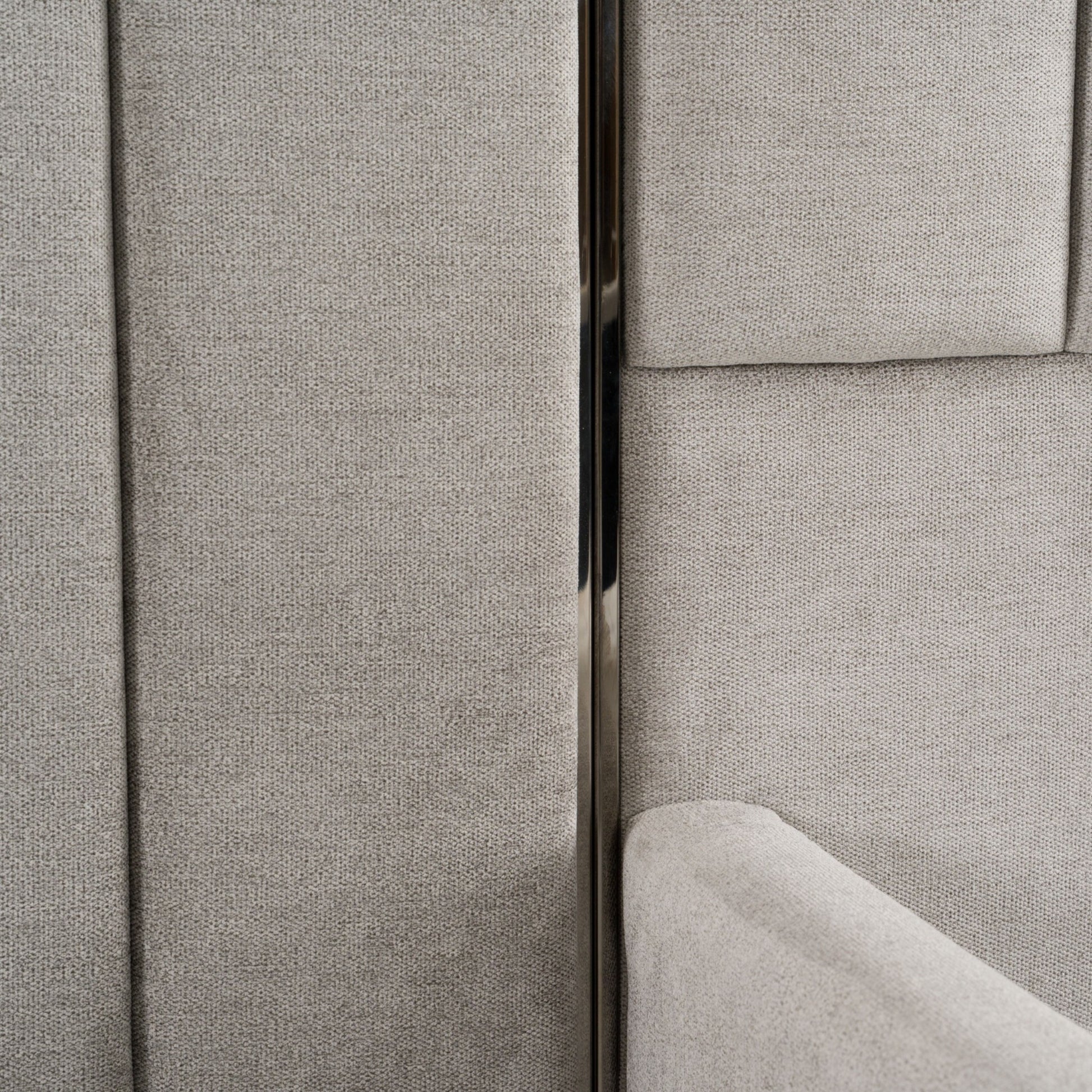Buckley leg detail
