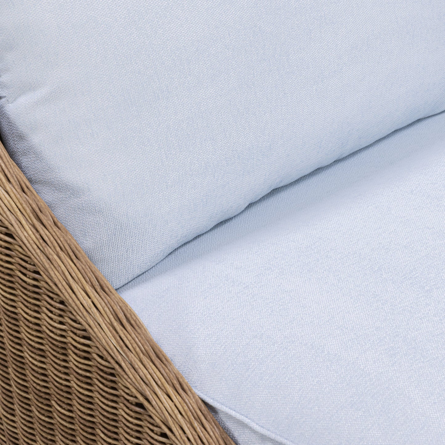 Axel Boucle Outdoor Lounge Chair